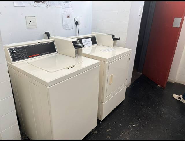 1 BEDROOM FLAT FOR SALE IN BRAAMFONTEIN